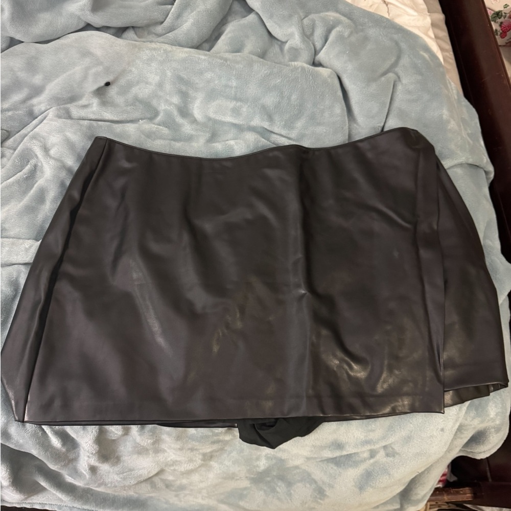 Abercrombie & Fitch Black Feaux Leather skort